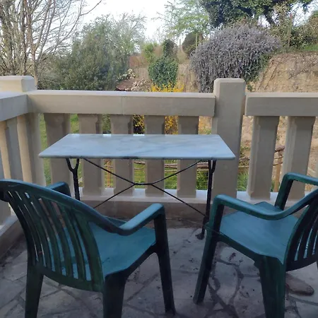 A La Maison Des Oiseaux Bed & Breakfast 3*