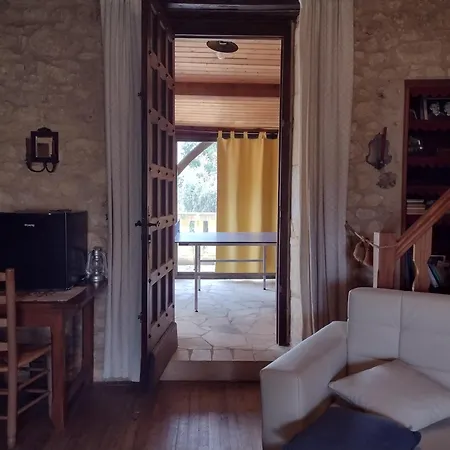 A La Maison Des Oiseaux 4*