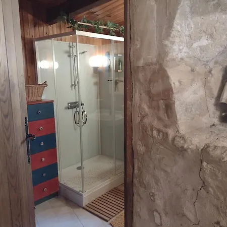 A La Maison Des Oiseaux לינה וארוחת בוקר