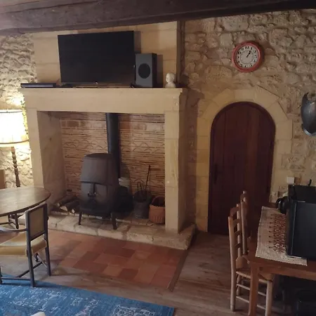 A La Maison Des Oiseaux לינה וארוחת בוקר 4*