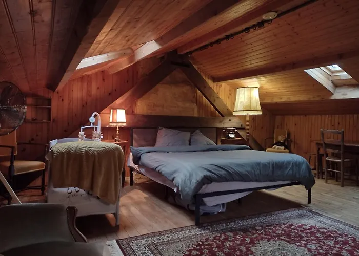 A La Maison Des Oiseaux