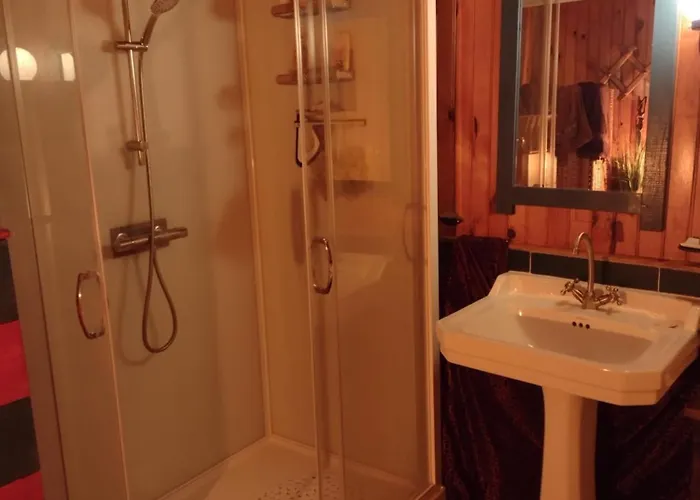 A La Maison Des Oiseaux Bed & Breakfast